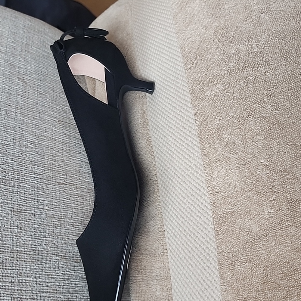 Black suede kitten heels NEW